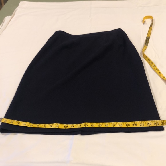 ❤️Vintage Navy wool skirt - Picture 9 of 9
